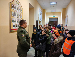 Школьники в гостях у минских суворовцев