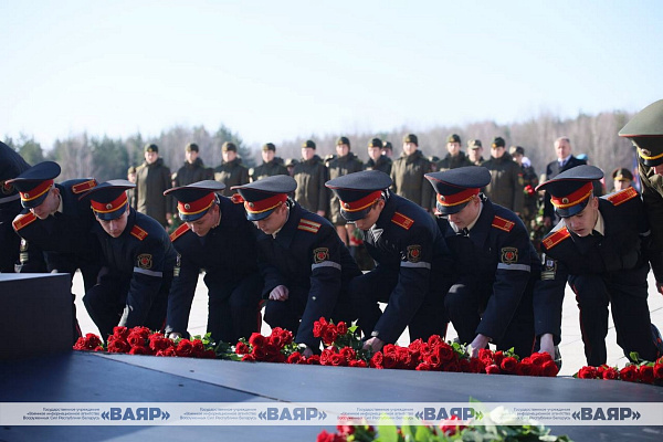 Суворовцы МСВУ посетили мемориальный комплекс «Хатынь»